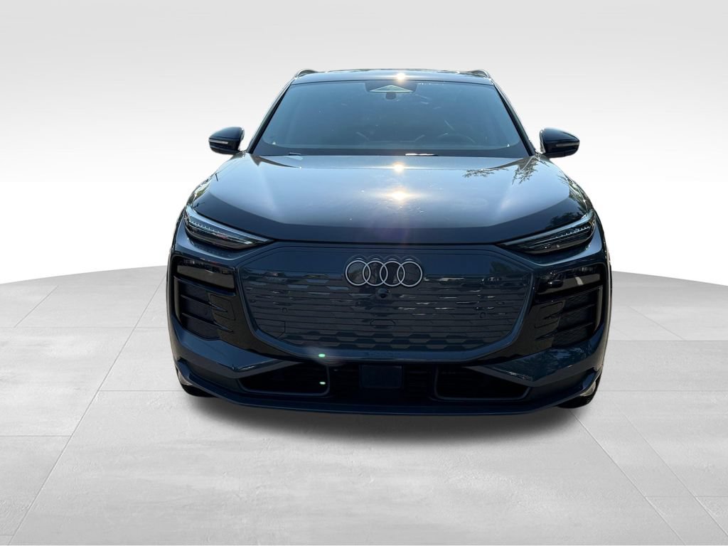 Used 2025 Audi Q6 e-tron Premium Plus w/ Premium Plus AWD/4WD image 2