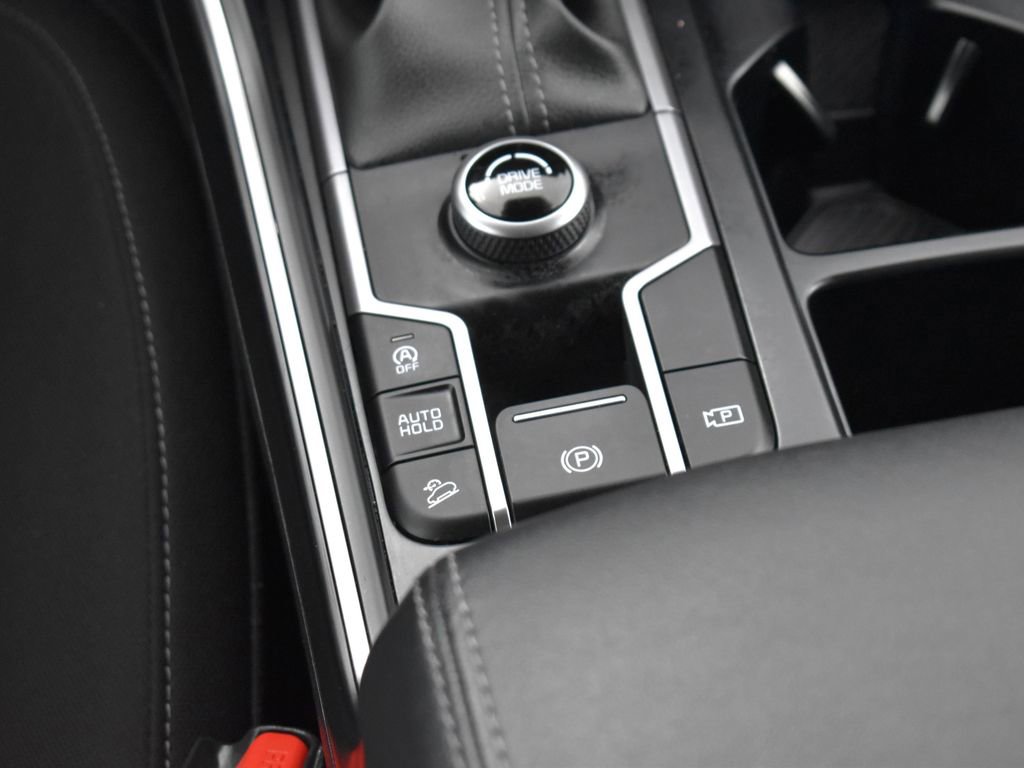 Certified 2025 Kia Sorento LX image 21