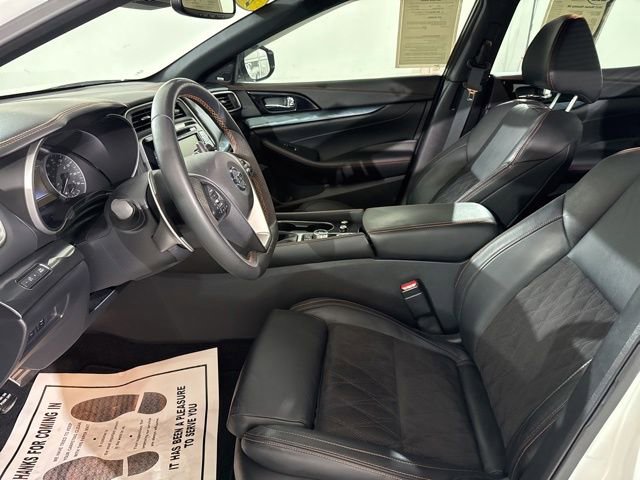 Used 2022 Nissan Maxima SR w/ Sport Mat Group FWD image 18