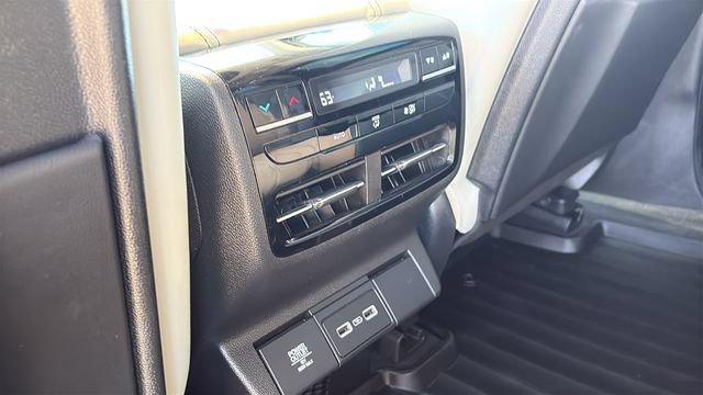 Used 2024 Acura MDX SH-AWD w/ Technology Package image 28