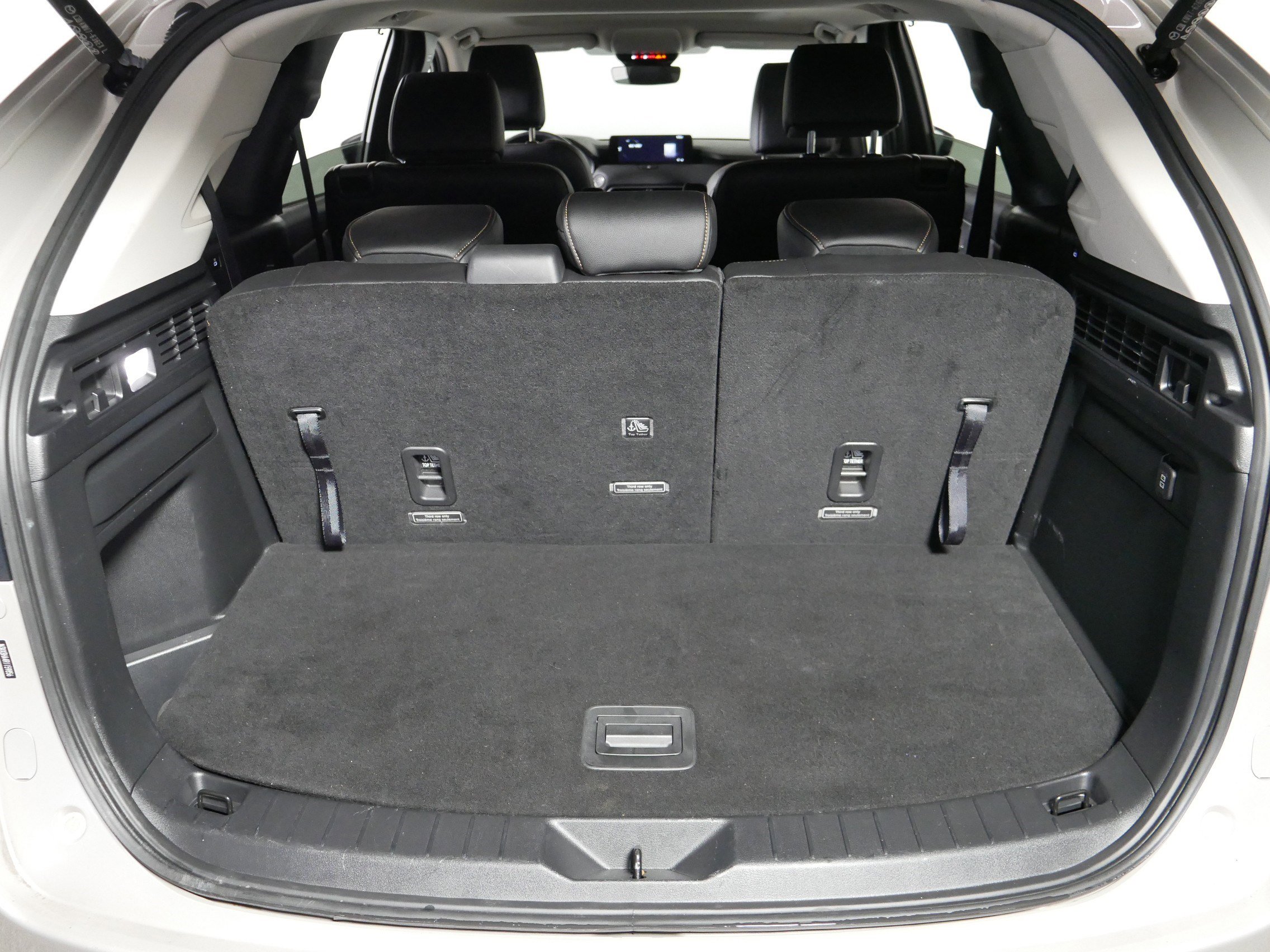 Used 2024 MAZDA CX-90 Plug-In Hybrid w/ Preferred AWD/4WD image 18