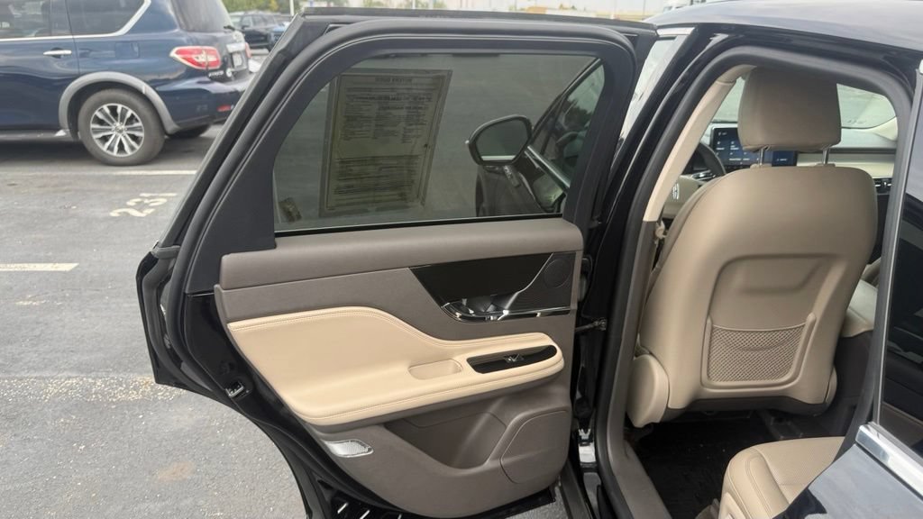 Used 2023 Lincoln Corsair AWD w/ Equipment Group 101A image 35