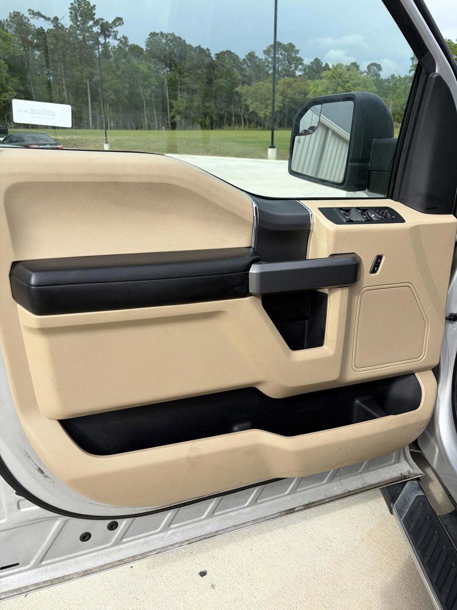 Used 2018 Ford F150 XLT w/ Equipment Group 302A Luxury image 9