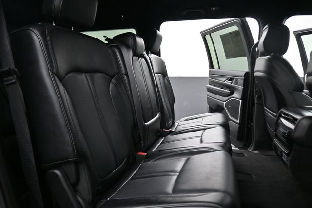 Used 2024 Jeep Wagoneer L Series II w/ Flexible Seating Group AWD/4WD image 24