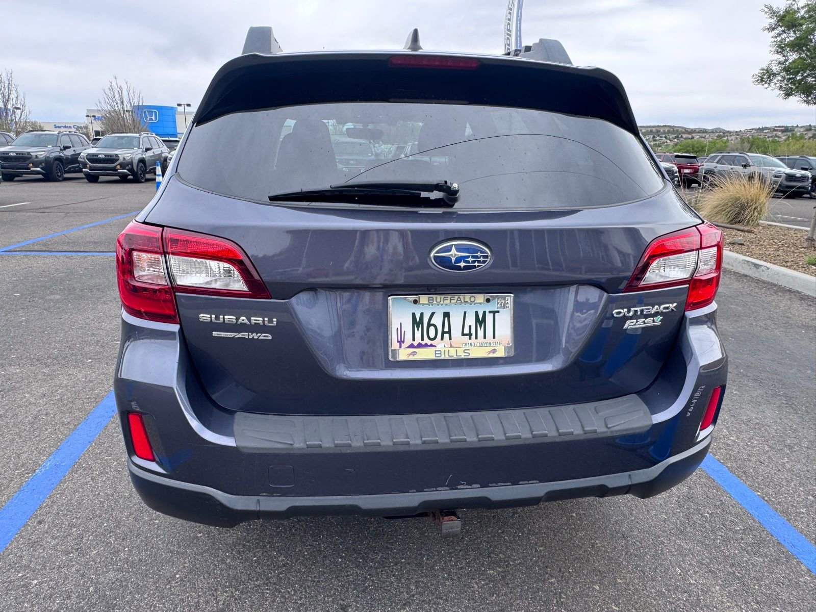 Used 2017 Subaru Outback 2.5i Premium AWD/4WD image 3