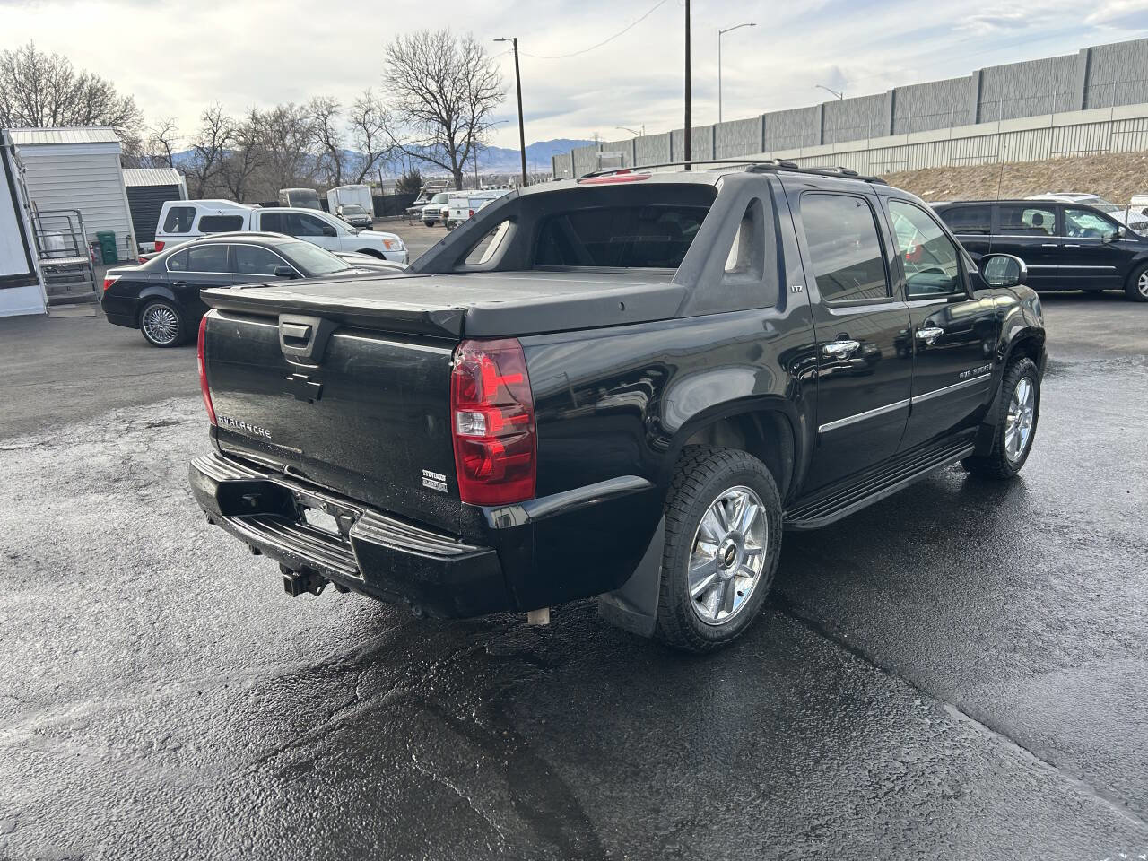 Used 2009 Chevrolet Avalanche LTZ image 10