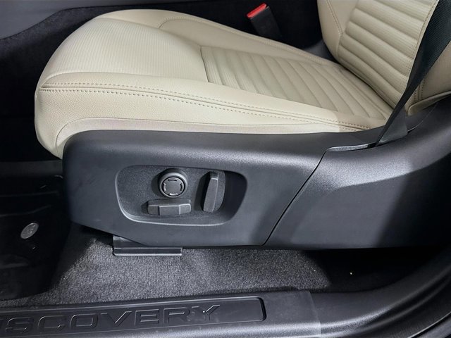 Used 2025 Land Rover Discovery Sport S image 22