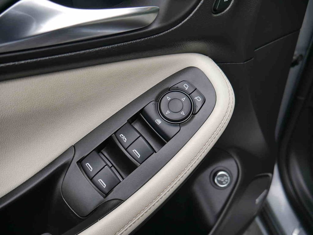 Used 2024 Buick Encore GX Avenir w/ Avenir Technology Package image 25