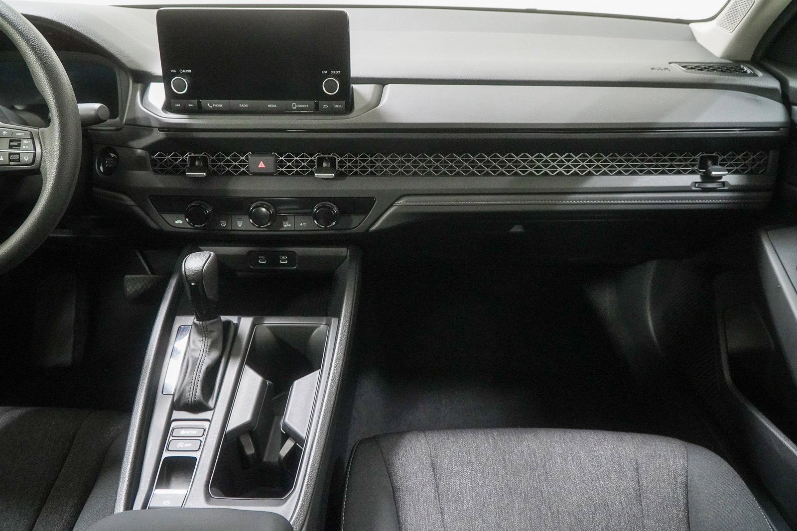 Certified 2025 Honda Accord SE image 31