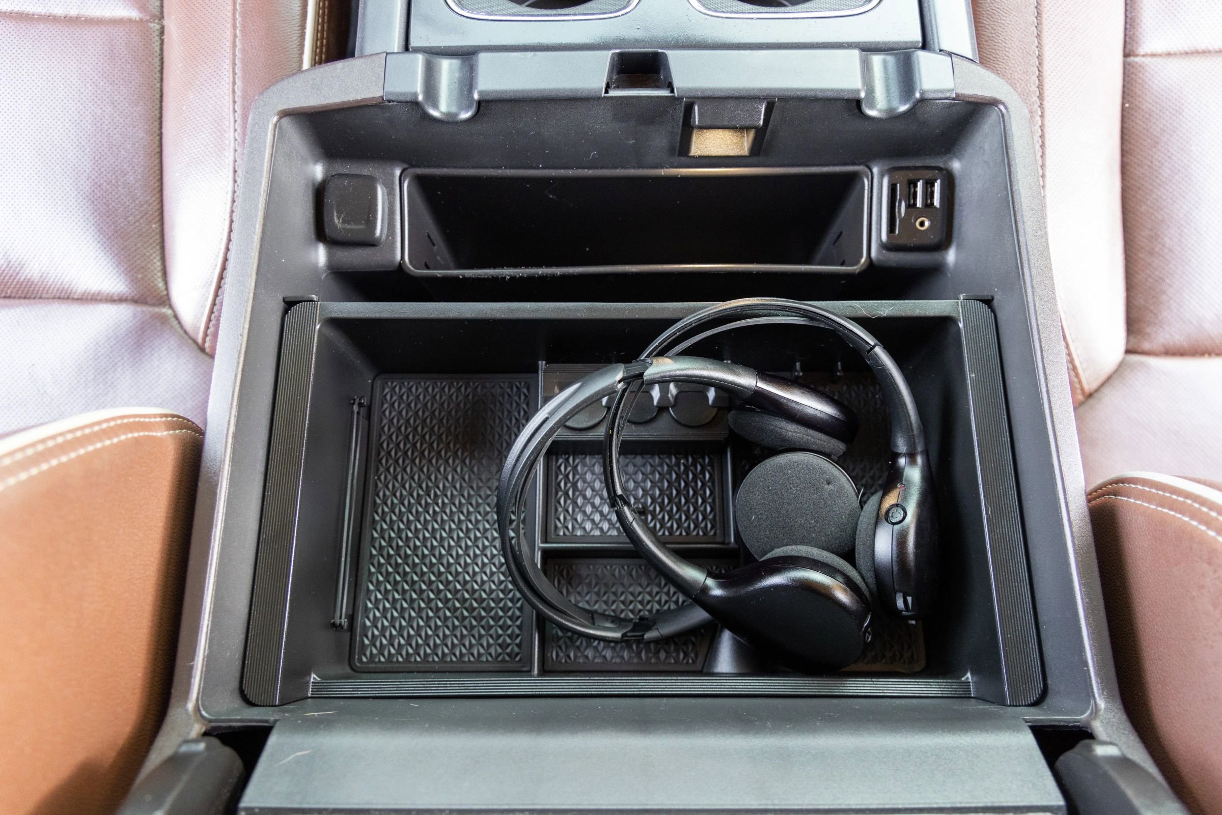 Used 2015 Chevrolet Silverado 1500 High Country image 35