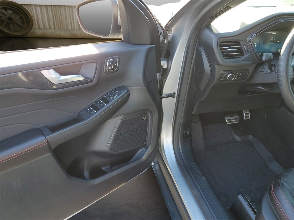 Certified 2023 Ford Escape ST-Line Elite w/ Premium Technology Package image 14