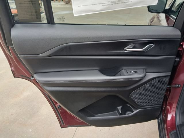 New 2025 Jeep Grand Cherokee L Laredo AWD/4WD image 13