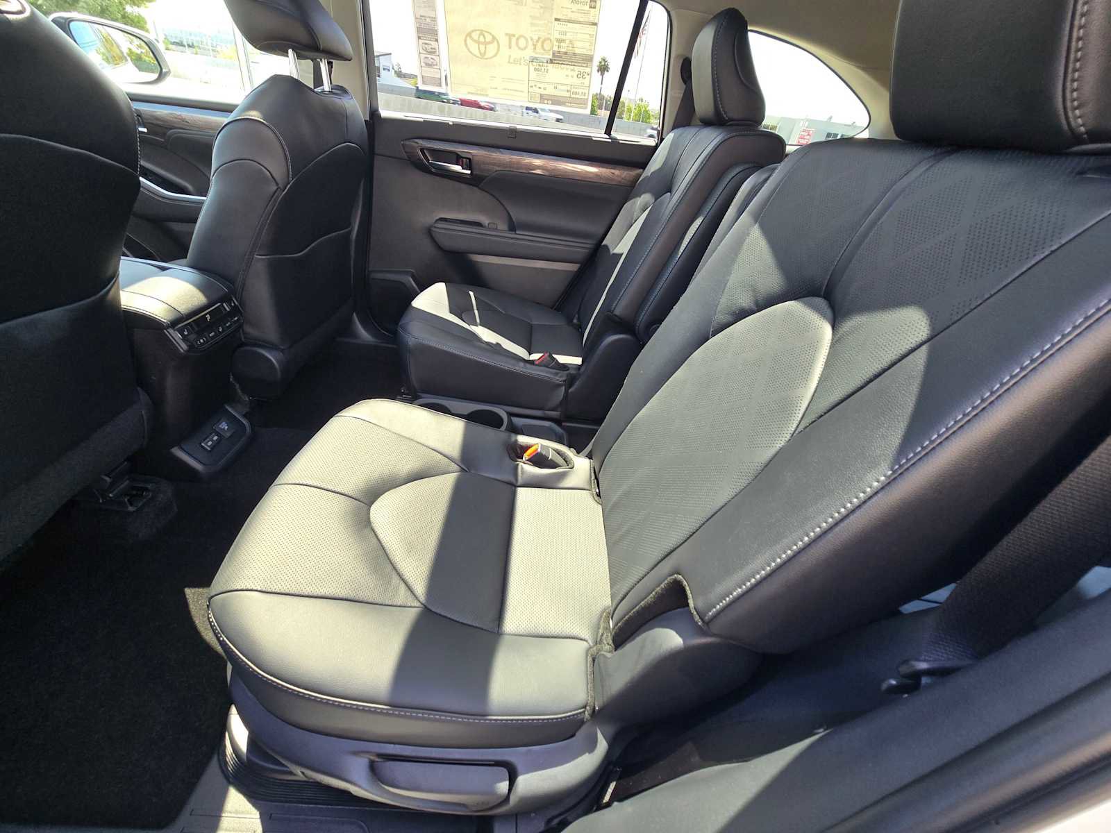 New 2026 Toyota Highlander Platinum AWD/4WD image 21