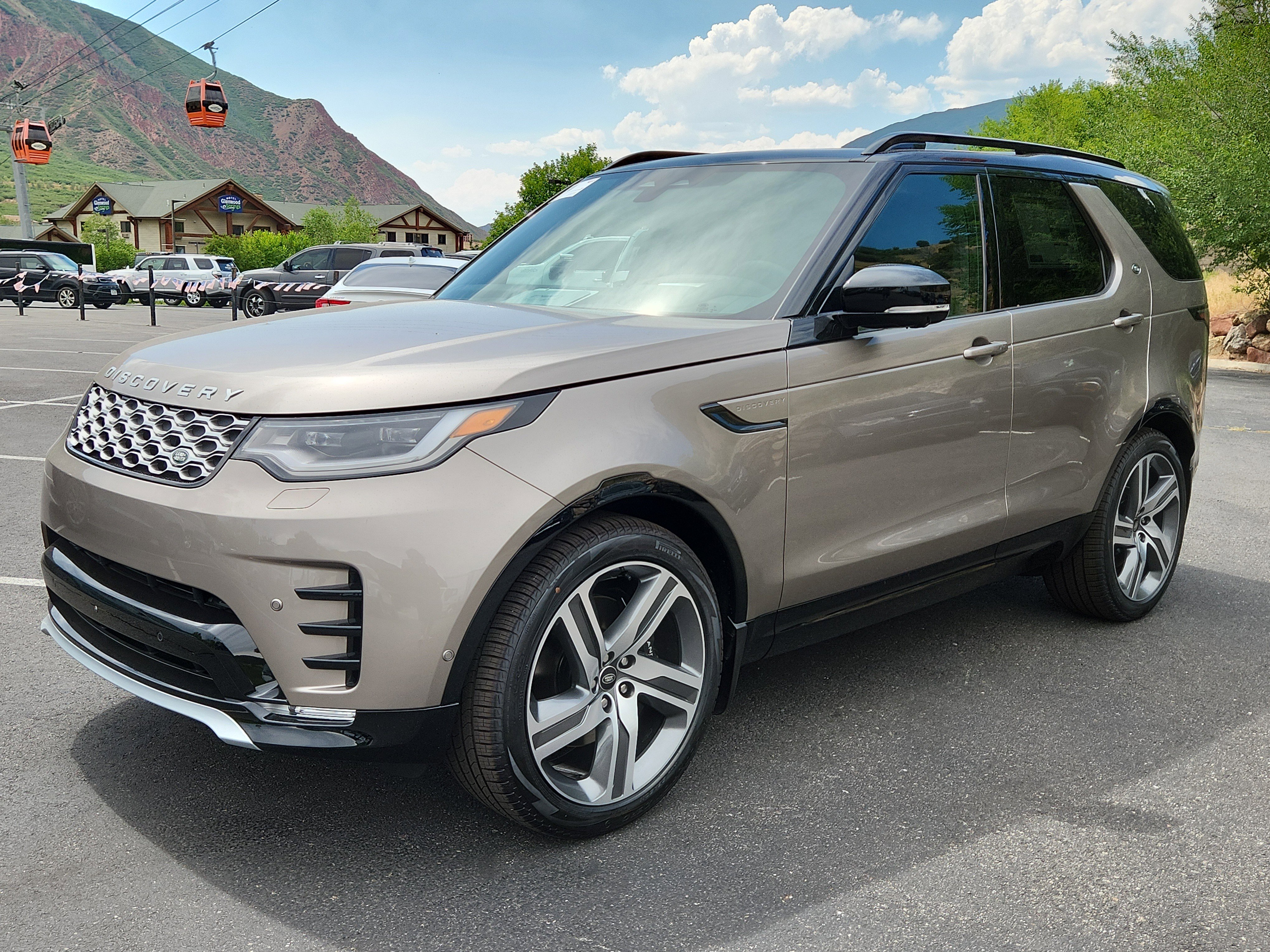 New 2025 Land Rover Discovery Metropolitan Edition image 6