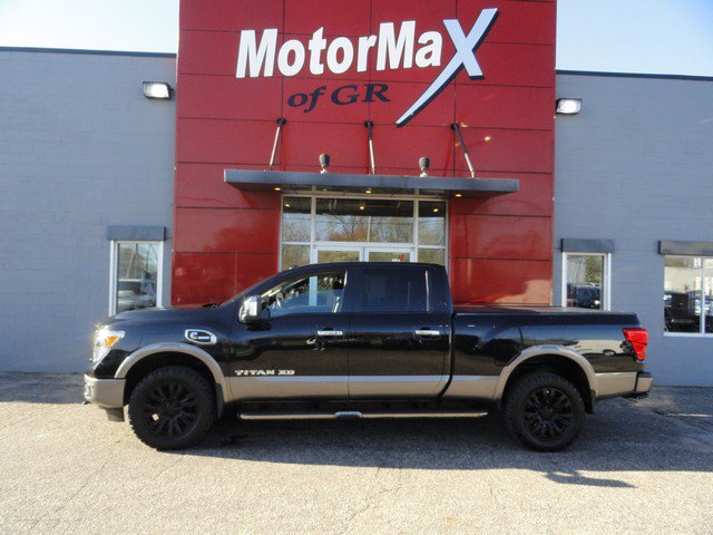 Used 2019 Nissan Titan Platinum Reserve w/ Platinum Utility Package AWD/4WD image 2