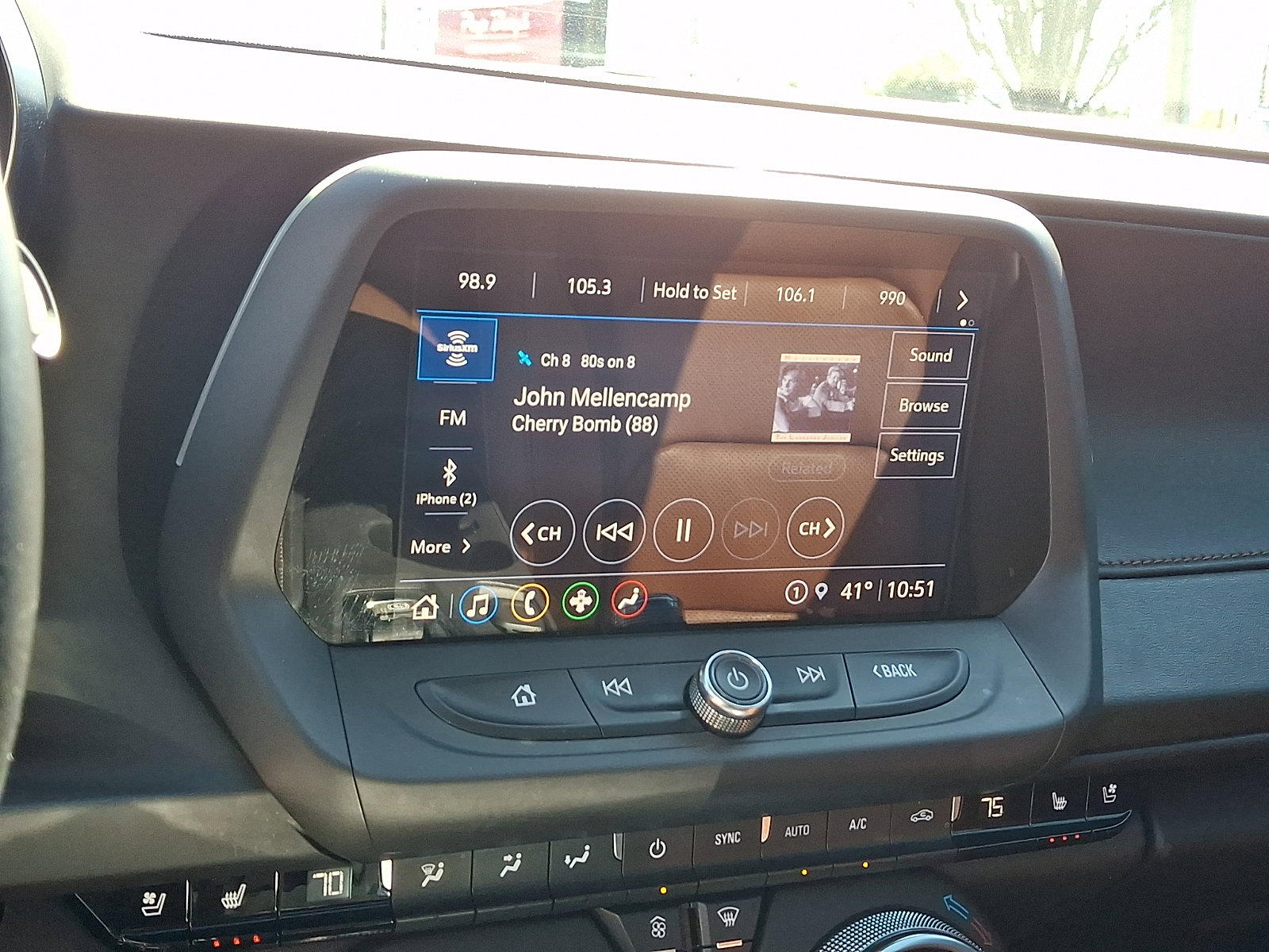 Used 2021 Chevrolet Camaro LT w/ Technology Package image 17