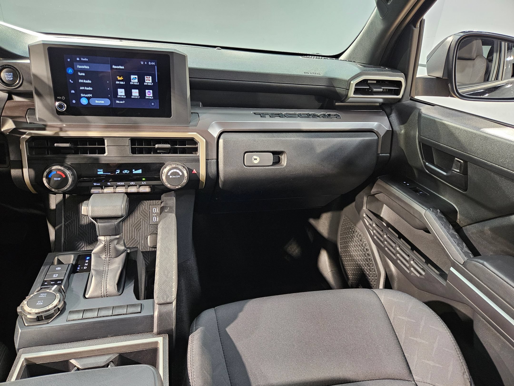 Used 2025 Toyota Tacoma SR5 AWD/4WD image 11
