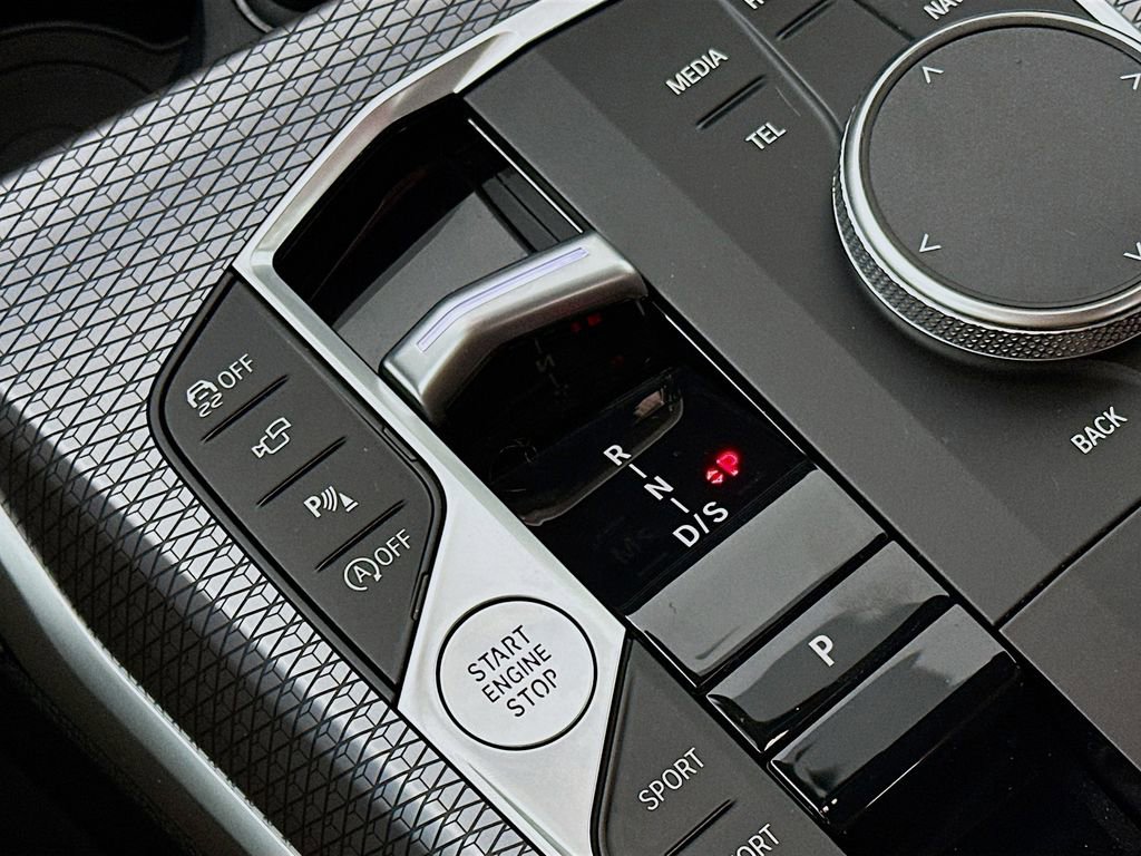 Used 2025 BMW 330i xDrive Sedan w/ Premium Package image 19