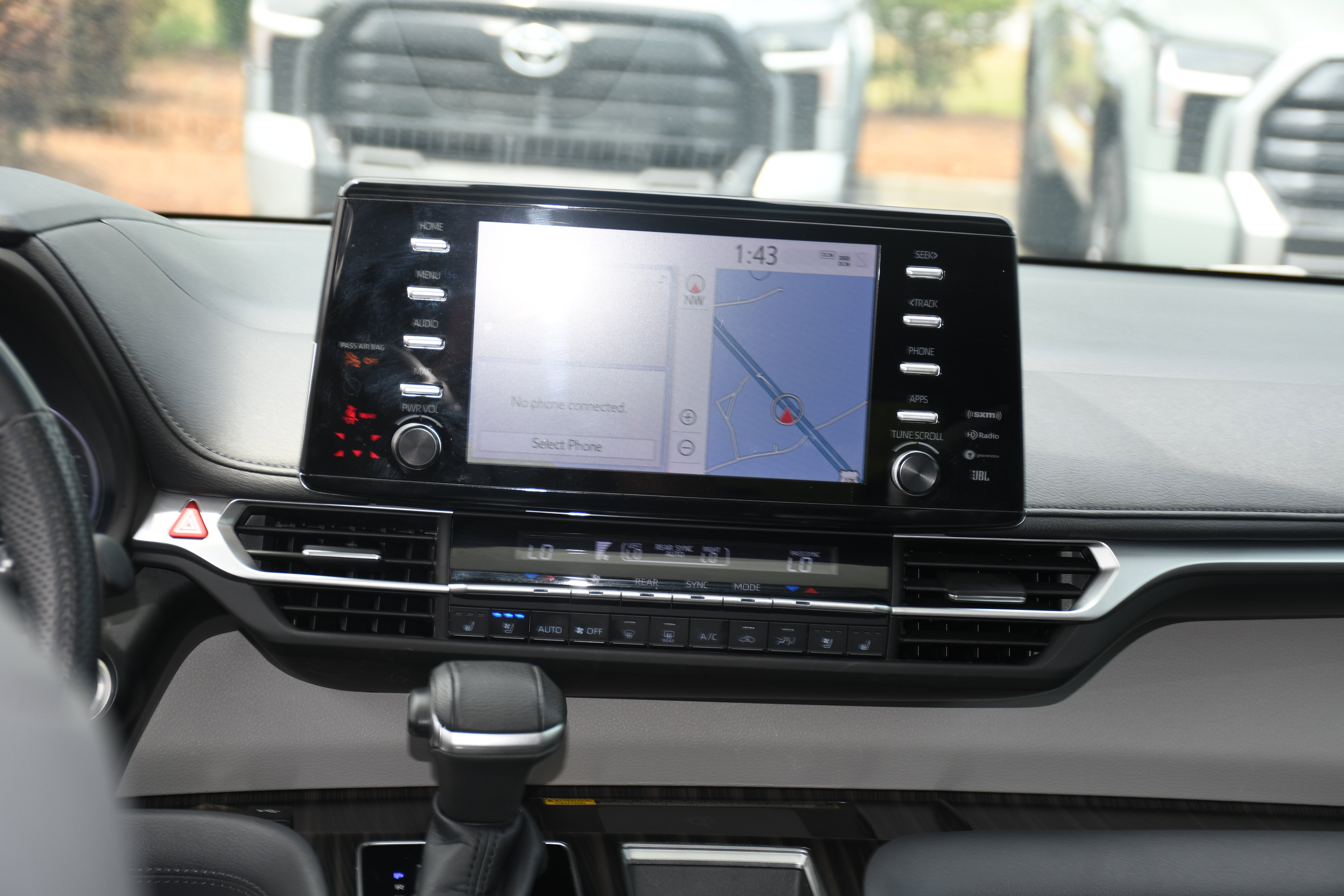 Used 2022 Toyota Sienna Limited FWD image 18