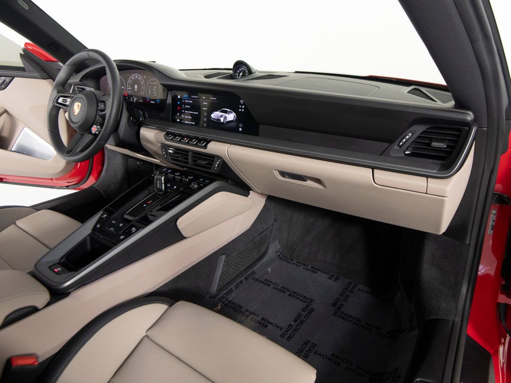 Certified 2025 Porsche 911 Carrera RWD image 33
