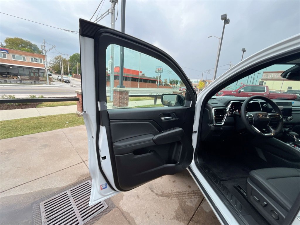 New 2026 GMC Canyon Elevation w/ Convenience Package image 14