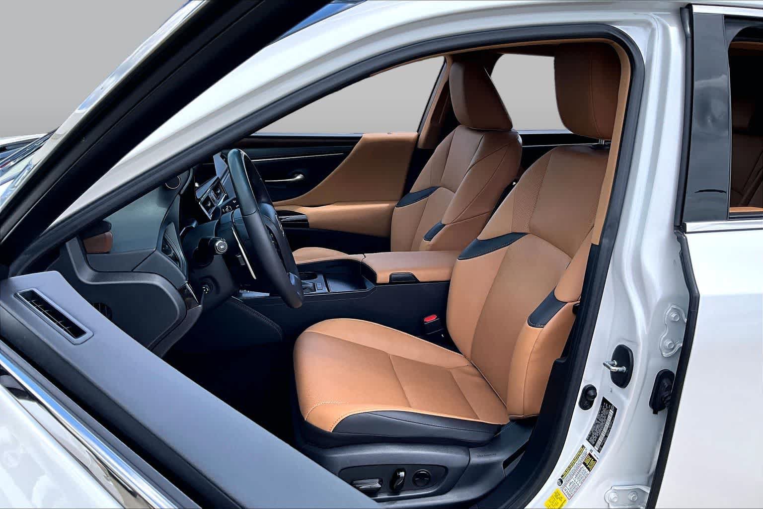 Used 2023 Lexus ES 350 w/ Premium Package FWD image 7