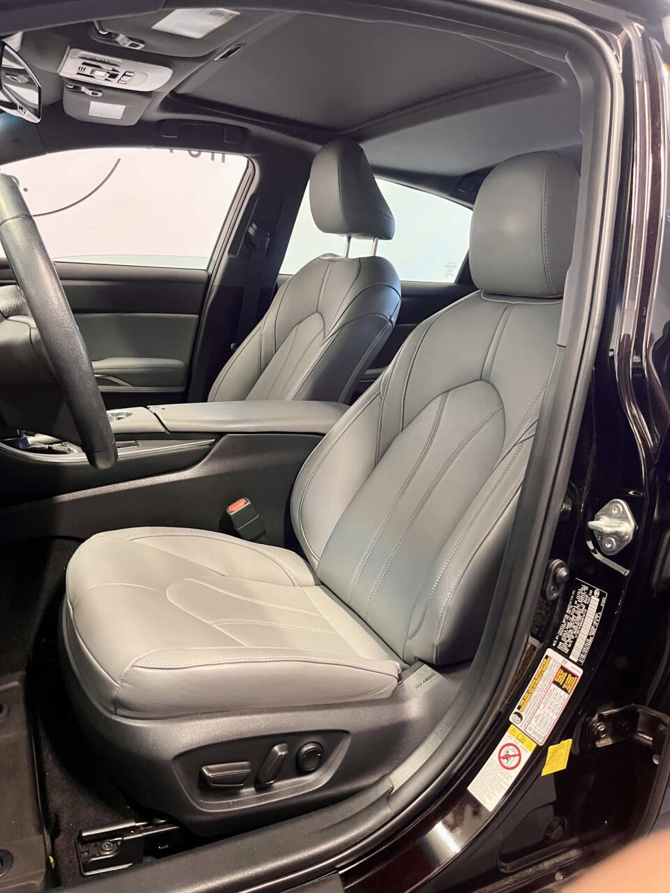 Used 2019 Toyota Avalon XLE w/ Moonroof Package image 15