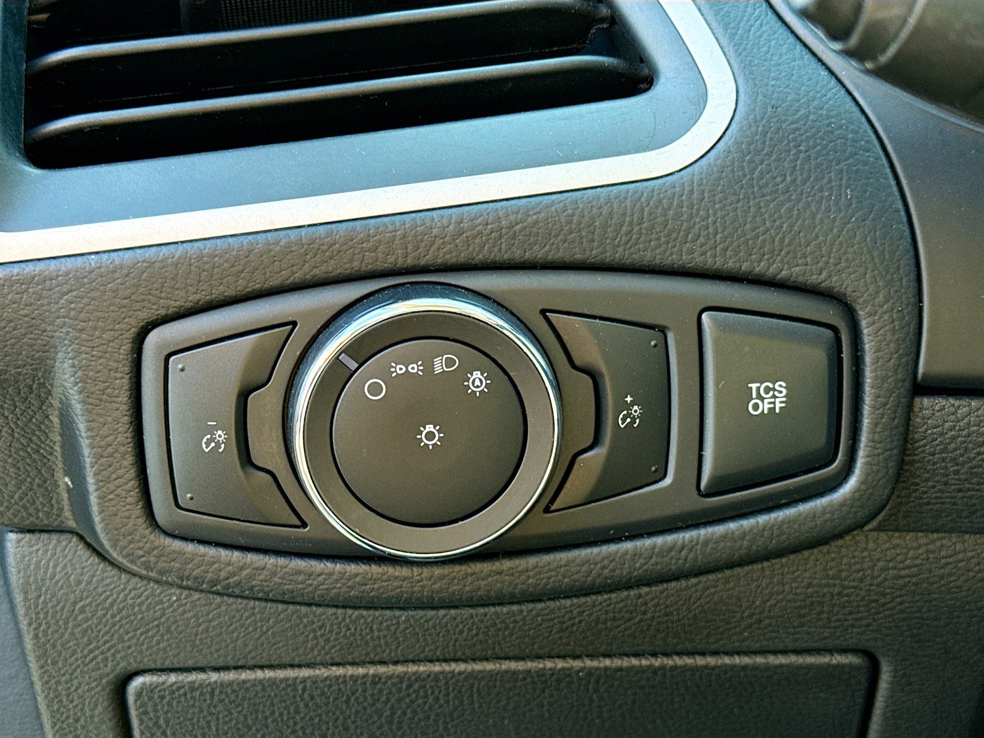 Used 2022 Ford Edge SEL image 34