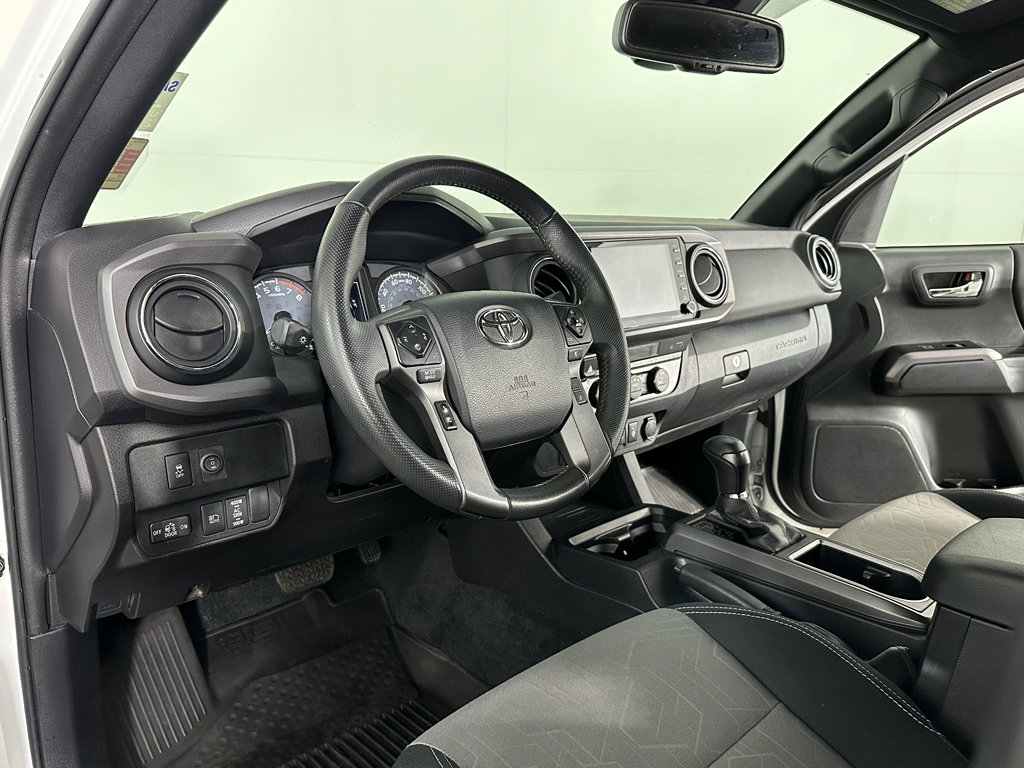 Used 2023 Toyota Tacoma TRD Off-Road image 2