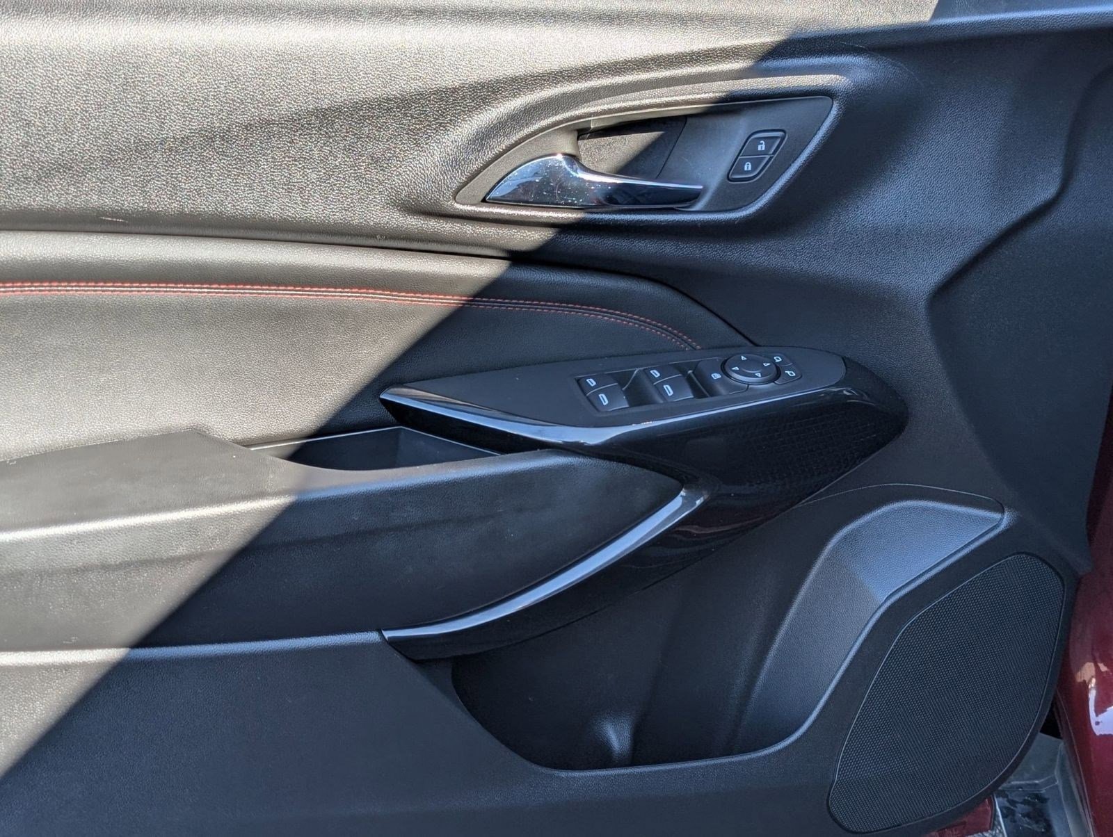 Used 2024 Chevrolet Trax RS w/ Sunroof Package image 14