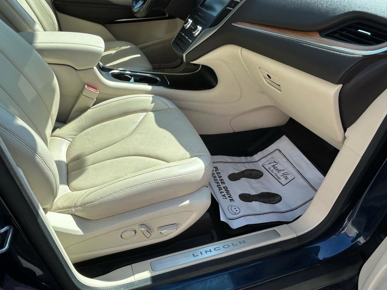 Used 2015 Lincoln MKC AWD w/ Equipment Group 102A Reserve image 12