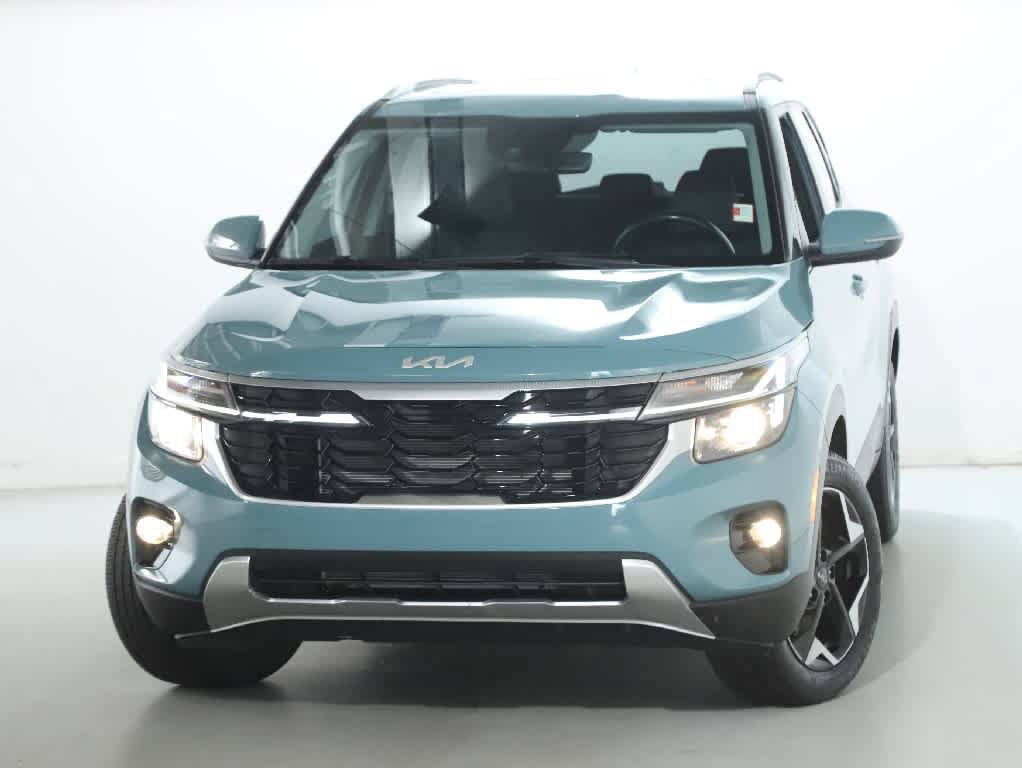 Used 2024 Kia Seltos EX AWD/4WD image 3