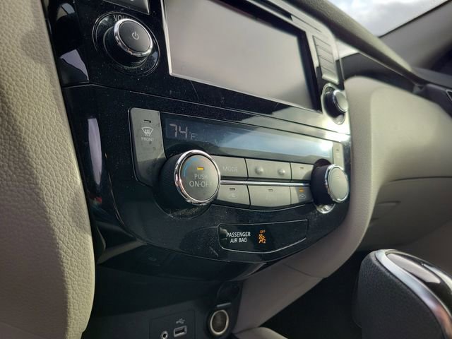Used 2022 Nissan Rogue Sport SL FWD image 24