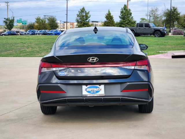 Used 2024 Hyundai Elantra SEL FWD image 6