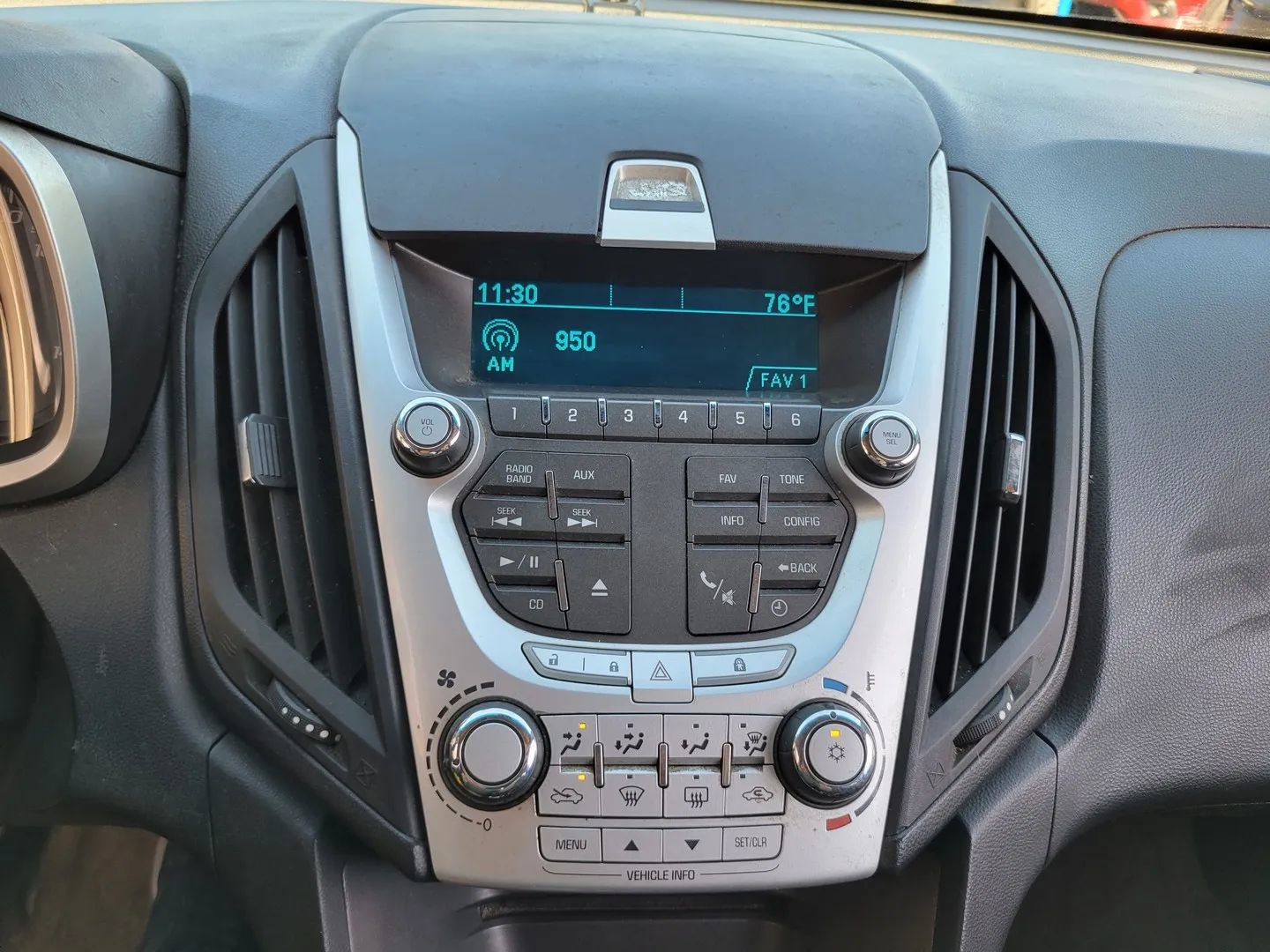 Used 2011 Chevrolet Equinox LT w/ Driver Convenience Package image 7