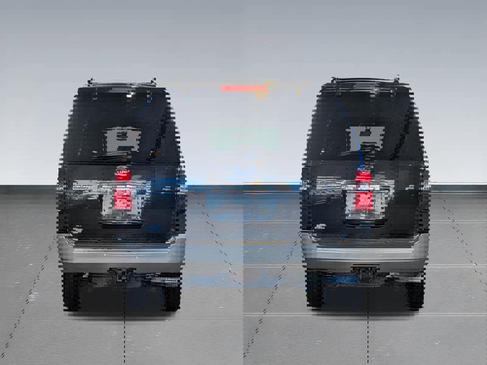 Used 2014 Ford Expedition XLT w/ Equipment Group 202A image 5