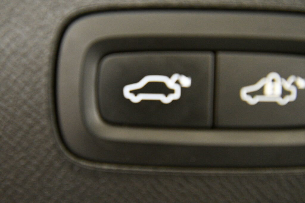 Used 2022 Volvo XC90 T6 Momentum w/ Advanced Package AWD/4WD image 27