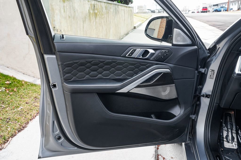 Used 2024 BMW X6 M Competition w/ Executive Package image 9