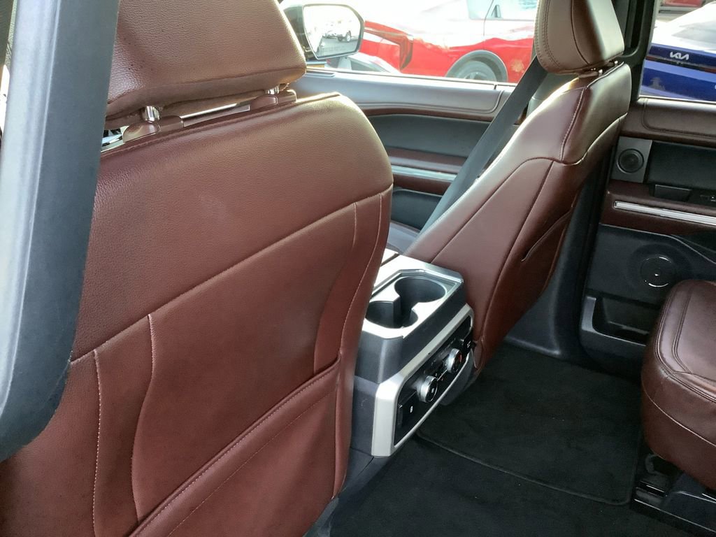 Used 2024 Ford Expedition Limited image 19