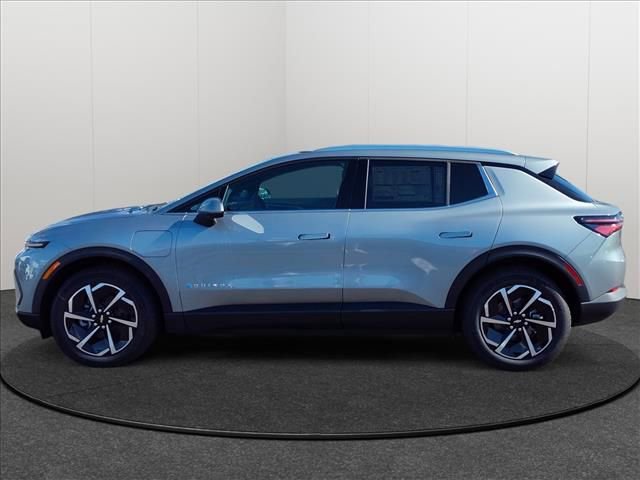 New 2026 Chevrolet Equinox EV LT image 2