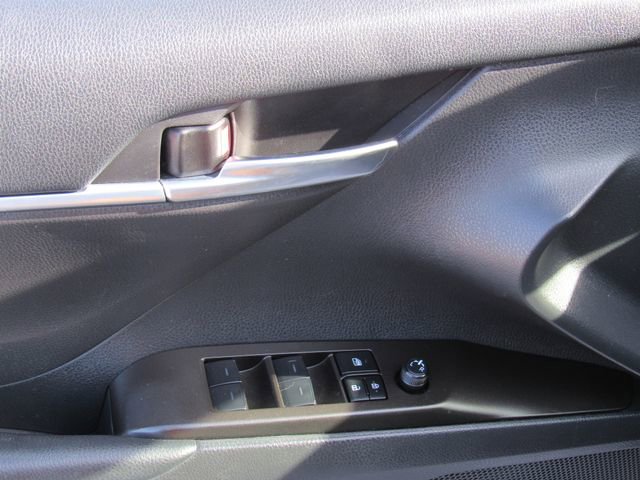 Used 2023 Toyota Camry SE image 17