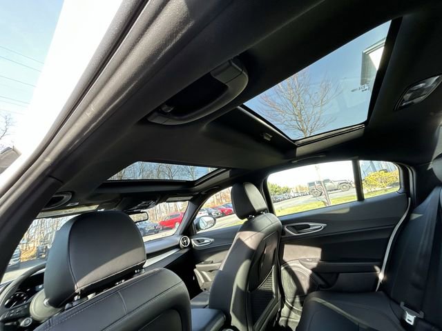 New 2025 Alfa Romeo Giulia AWD w/ Driving Assist Package image 14