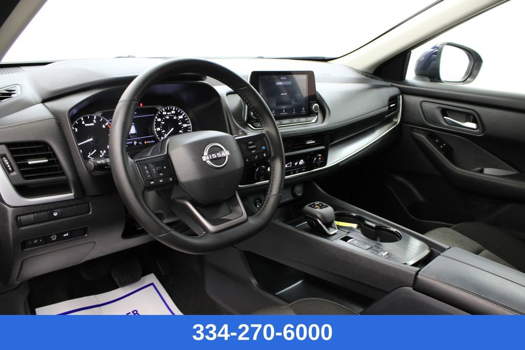 Certified 2025 Nissan Rogue SV image 14