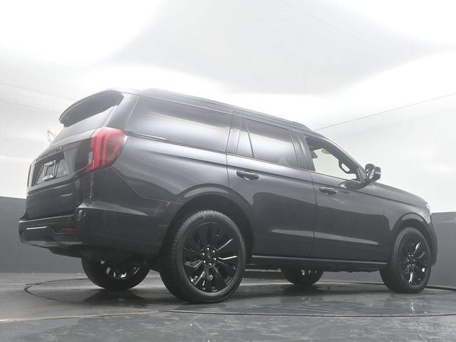 Used 2025 Ford Expedition Platinum w/ Stealth Appearance Package AWD/4WD image 35