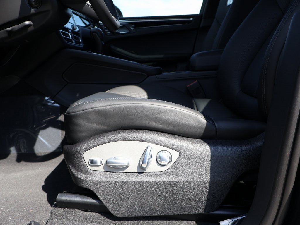New 2025 Porsche Macan image 34