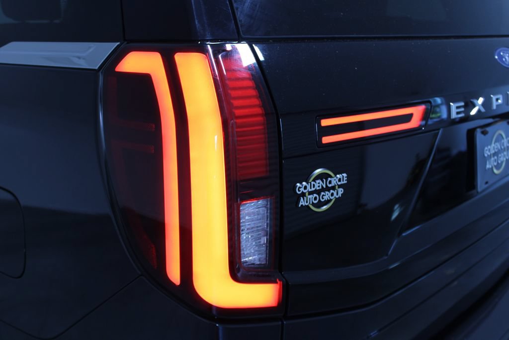 Used 2025 Ford Expedition Platinum w/ Platinum Ultimate Package AWD/4WD image 62