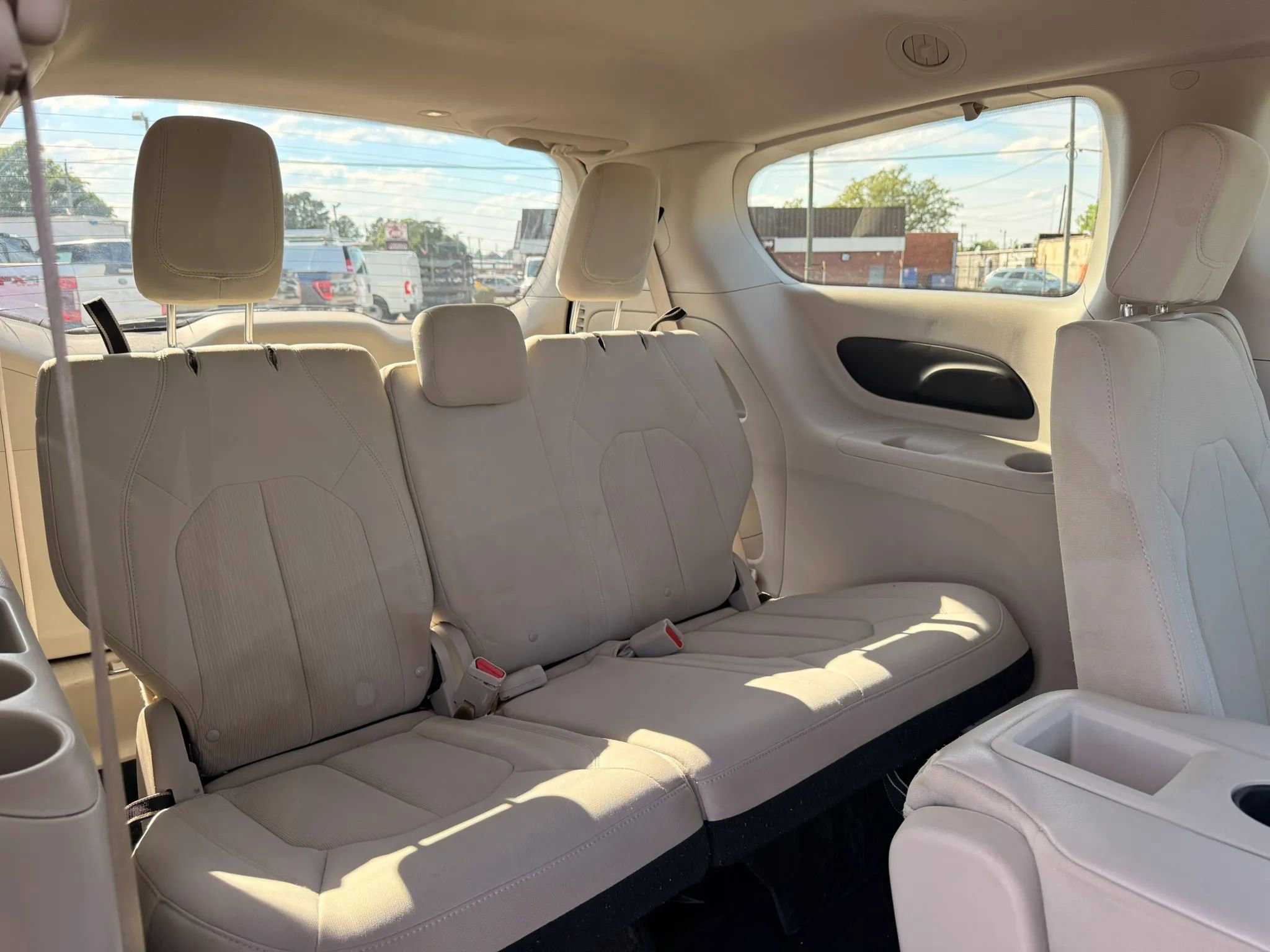 Used 2017 Chrysler Pacifica Touring FWD image 22