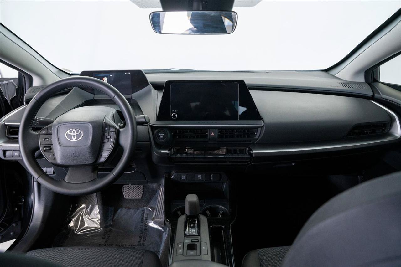 Used 2025 Toyota Prius LE FWD image 15
