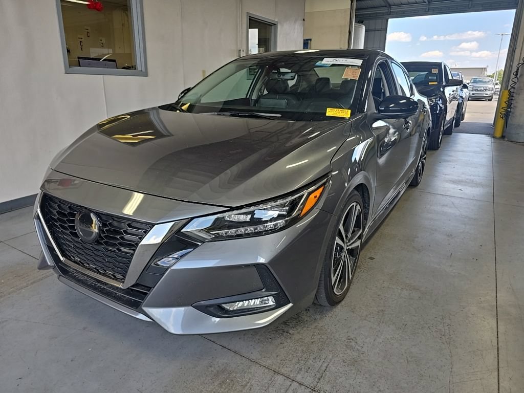 Used 2022 Nissan Sentra SR w/ SR Premium Package FWD image 2