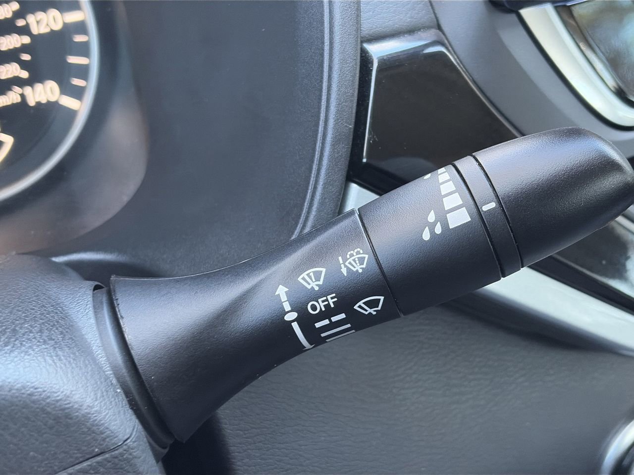 Used 2024 Nissan Altima 2.5 SR w/ SR Premium Package image 18